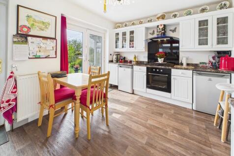 Kitchen / Dining ...