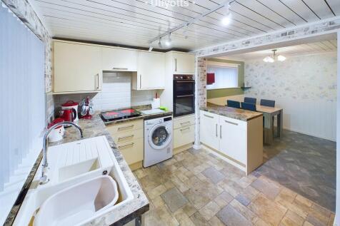 Kitchen / Dining ...