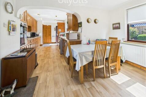 Kitchen / Dining ...