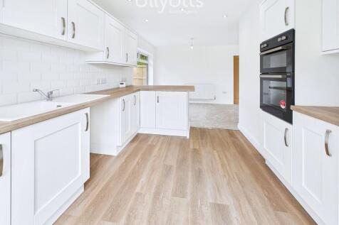 Kitchen / Dining ...