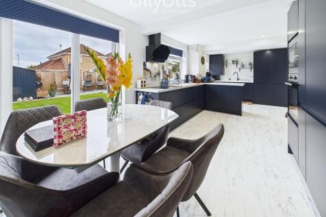Kitchen / Dining ...