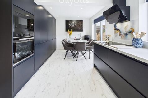 Kitchen/Dining Ar...