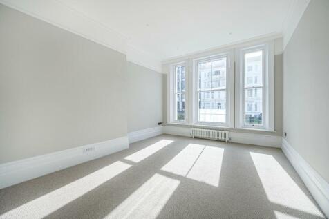 FLAT 4