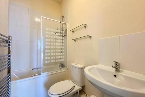 bathroom1.jpg