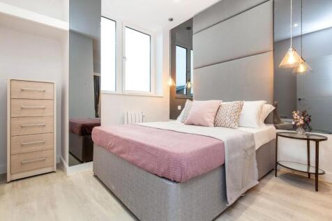 1 Bedroom Show Flat Bedroom.jpg