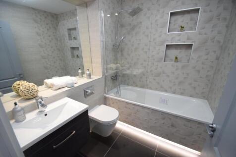 3 Berkeley House bath.JPG