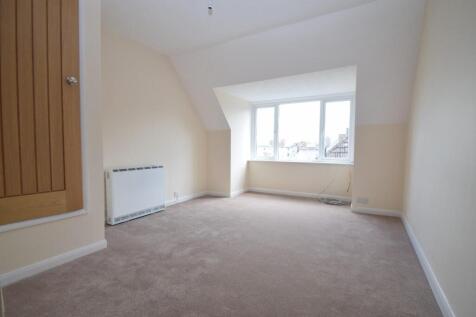 6, Hyde Court 32-34 Grove Road Bedroom.JPG
