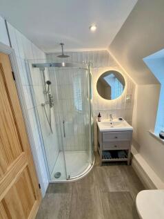 bathroom..jpg