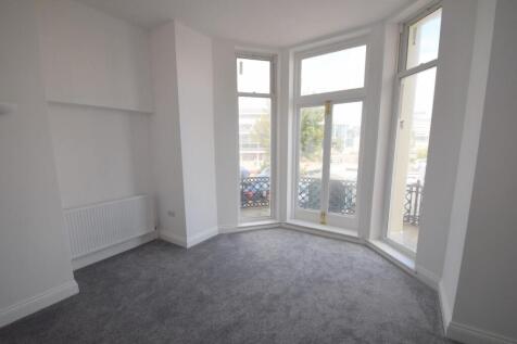 2  Beauchamp Court lounge.jpg