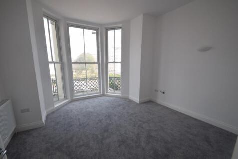 3  Beauchamp Court lounge.JPG