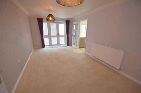 51 Allingham Lodge lounge.JPG