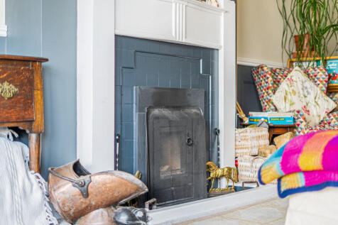 Lounge Stove