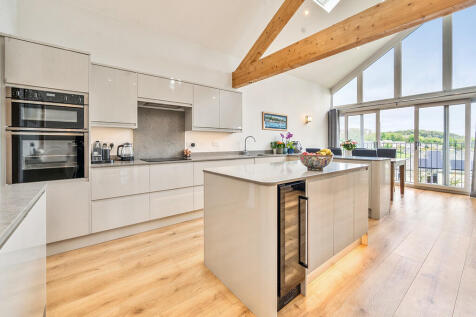 Open-Plan Living/...