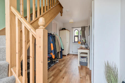 Entrance Hallway ...