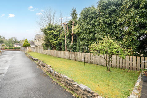 Lawn area (front ...