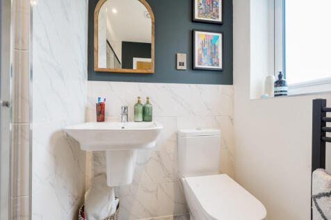 Ensuite to Master...