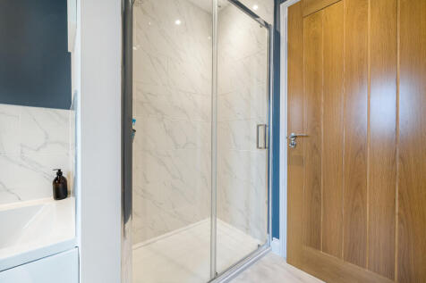 Family Bathroom D...