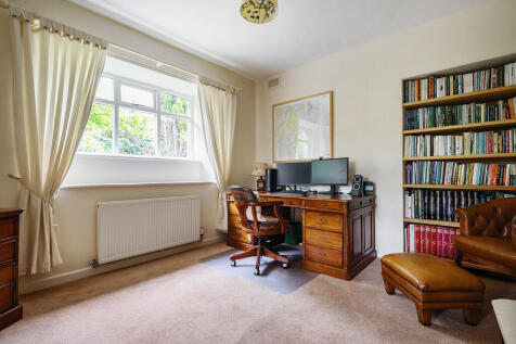 Dining Room / Stu...