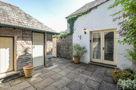 Private Courtyard