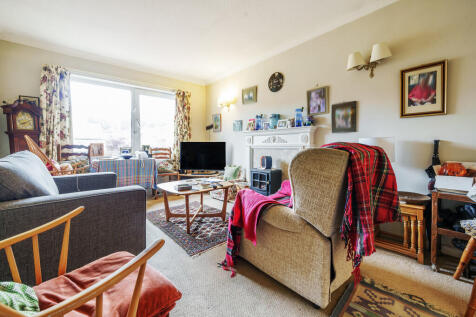 Living/Dining Roo...