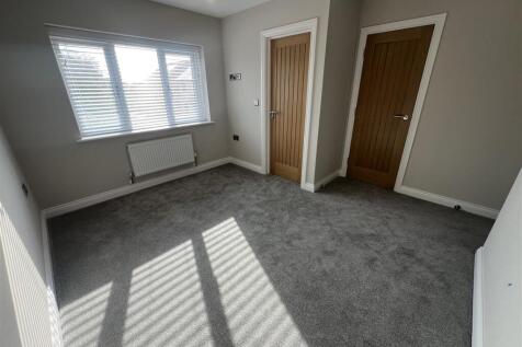 6 - Bed 1.JPG