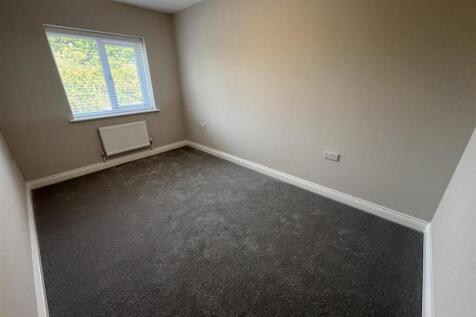8- Bed 2.JPG
