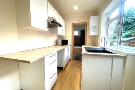 Kitchen 1.jpg