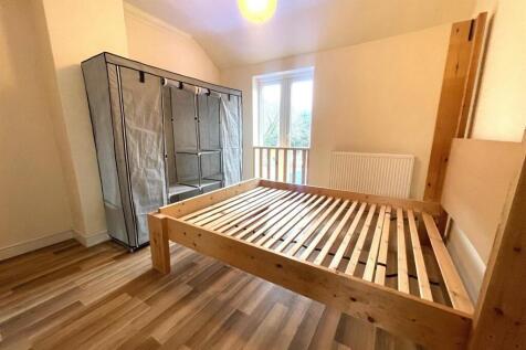 Bedroom 1.jpg