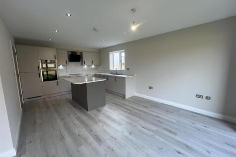 2. Kitchen.JPG