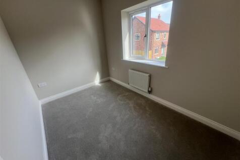 14. Bed 4.JPG
