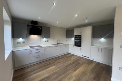 2 Kitchen.JPG