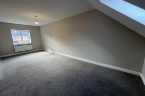 8 Bed 2.JPG