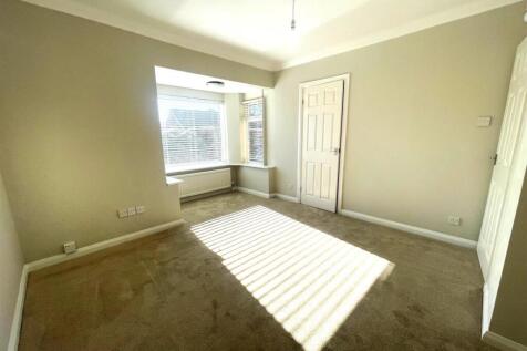 Bedroom 1.jpg
