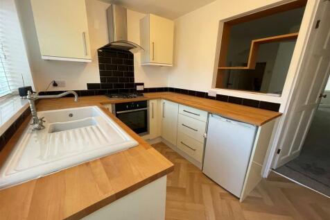 Kitchen 2.jpg