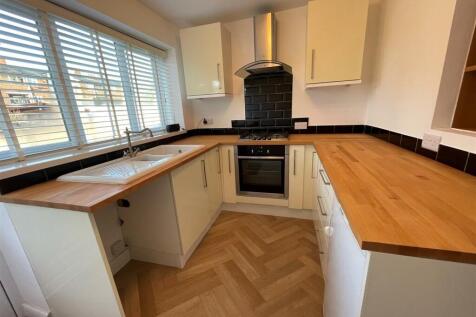 Kitchen 1.jpg