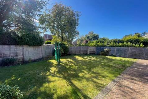 139 Beech Rd garden.jpg