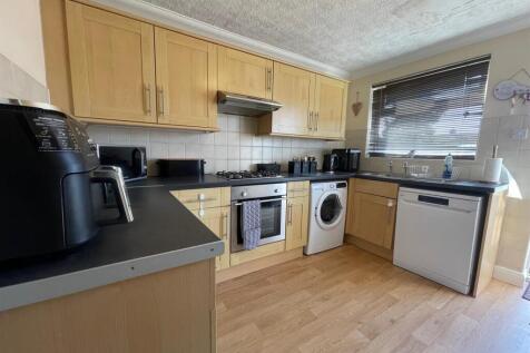 Kitchen 1.jpg