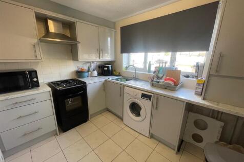 Kitchen 1.jpg