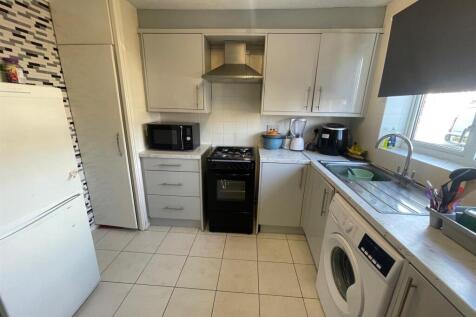 Kitchen 2.jpg