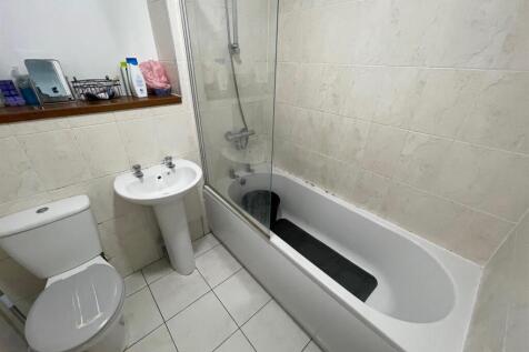 Bathroom.jpg