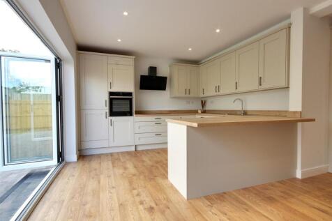 Kitchen 2.jpg