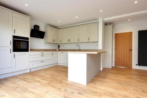 Kitchen 1.jpg