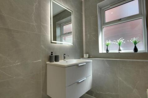 Shower Room 2.jpg