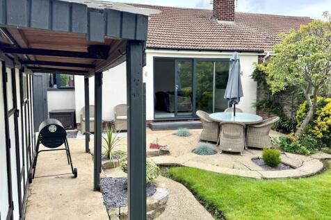 16 Queensbury Way veranda.jpg