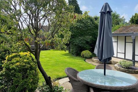 16 Queensbury a.jpg