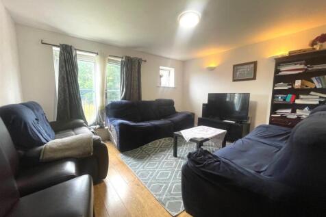 Lounge 1.jpg
