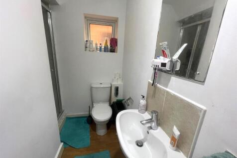 Shower Room.jpg