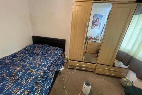 Bedroom 2 (1).jpg