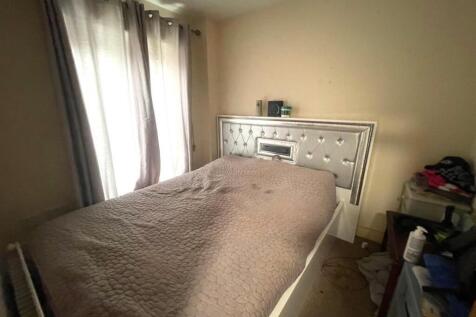 Bedroom 4.jpg