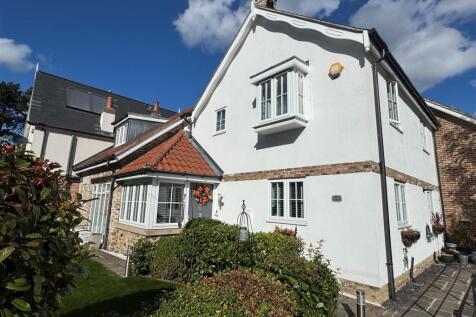 33 St Marys Walk.jpg